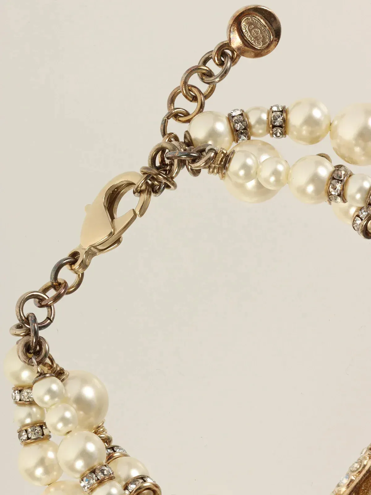 CHANEL 2013 Made Pearl Rhinestone Ribbon Motif Bracelet Gold/White
